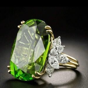 Women's Ring with Large Green Gemstone and Diamond Accents 8